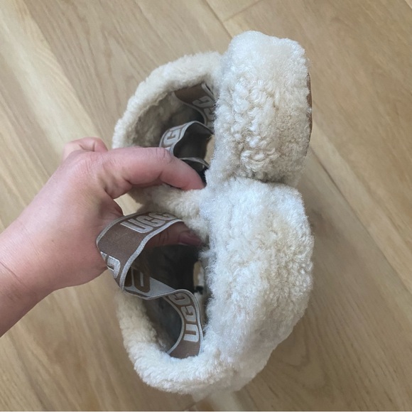 UGG FLUFF YEAH PLATFORM SLIPPERS - Picture 4 of 9